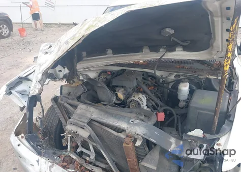 2000 Chevrolet Silverado 1500 Ls from USA, damaged, VIN 1GCEC19V6YZ371642